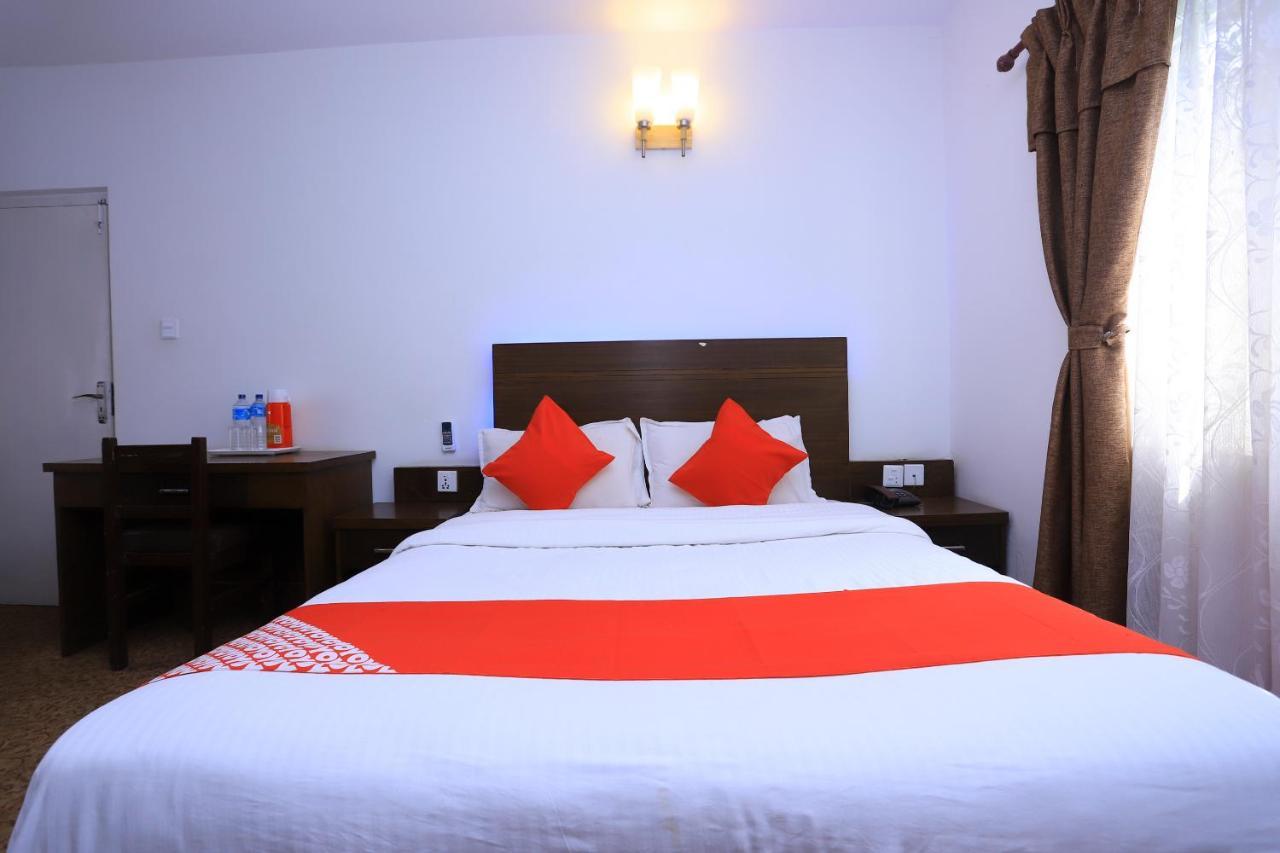 Oyo 591 Hotel Blue Moon Dharampur 外观 照片